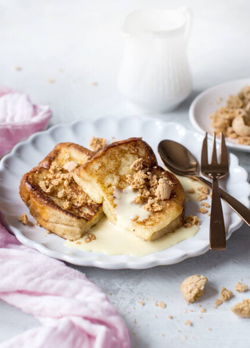 Armer Ritter mit Vanillesoße und Amarettini