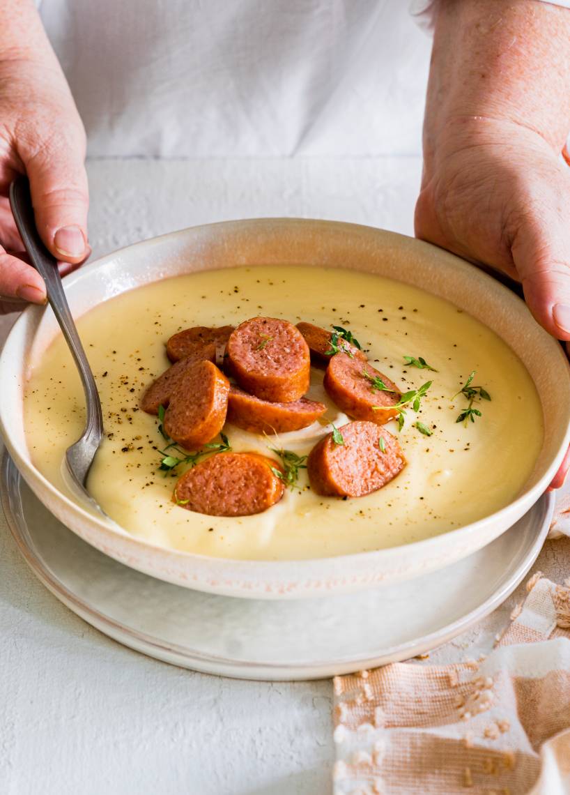 Blumenkohl-Kartoffel-Suppe mit Kohlwurst