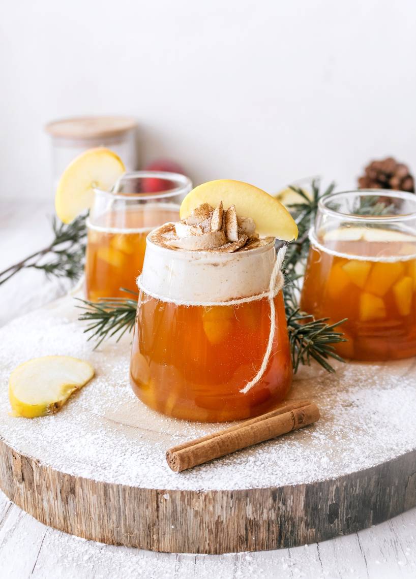 Apfelpunsch mit Zimtsahne