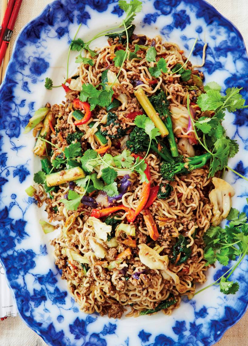 Asiatische Nudelpfanne mit Hackfleisch