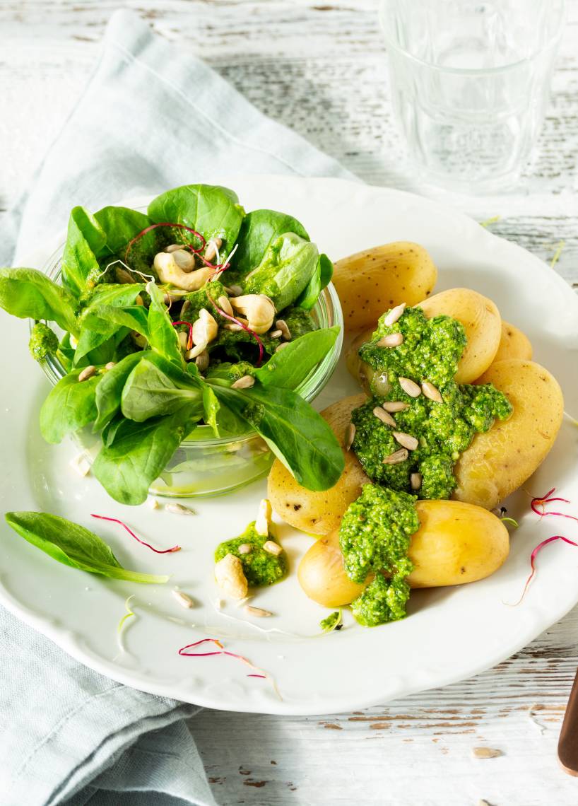 Pesto-Kartoffeln mit Feldsalat