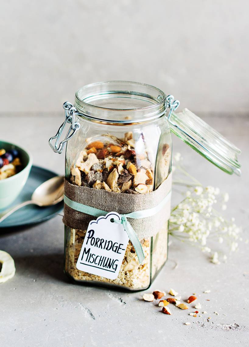 Porridge-Mischung mit Apfel und Zimt