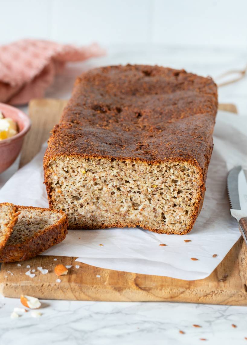 Saftiges Mandel-Brot mit Skyr