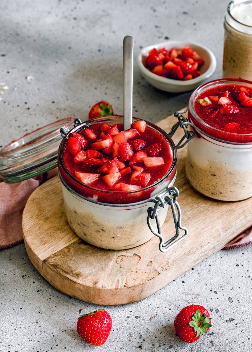Vanille-Oats mit Erdbeersoße
