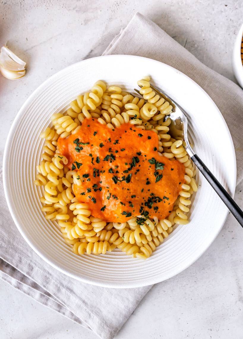 Tomaten-Zwiebel-Pasta