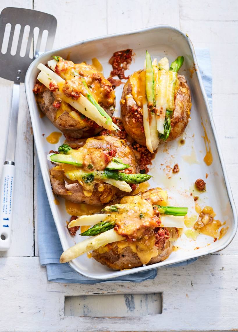 Überbackene Ofenkartoffeln mit Spargel