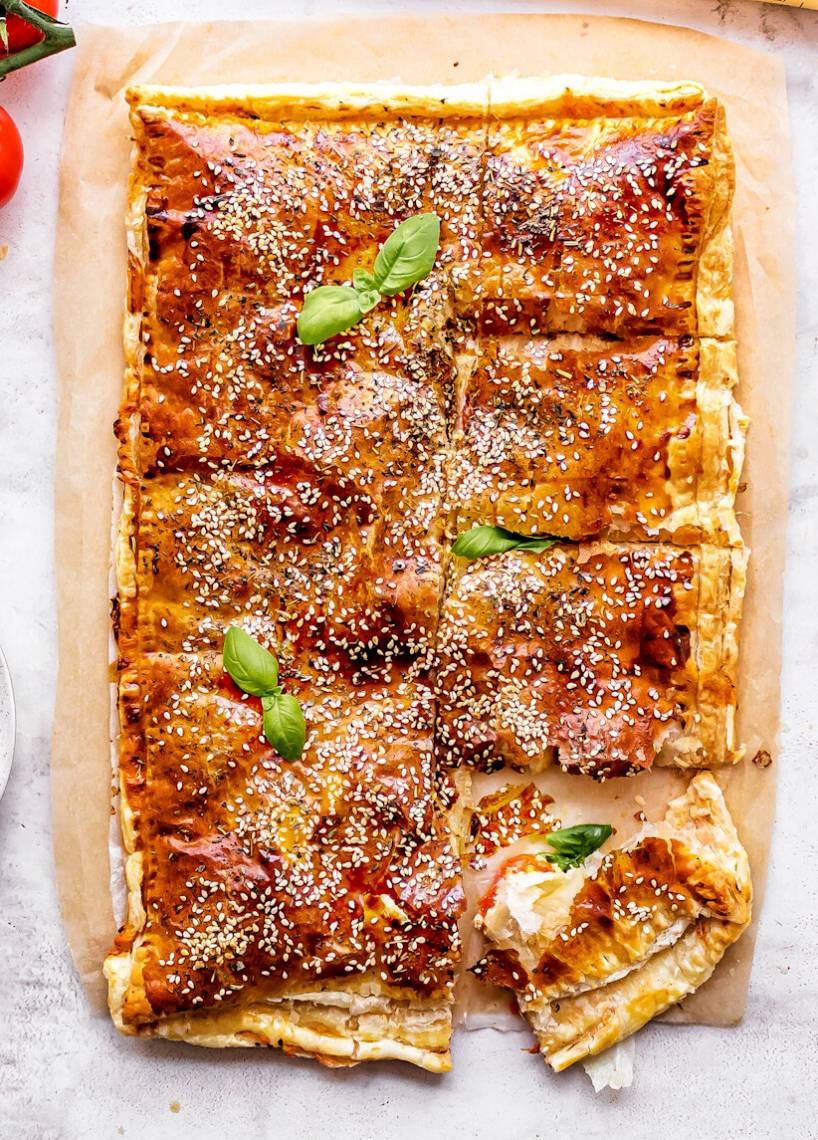 Blätterteig-Bites Tomate-Mozzarella