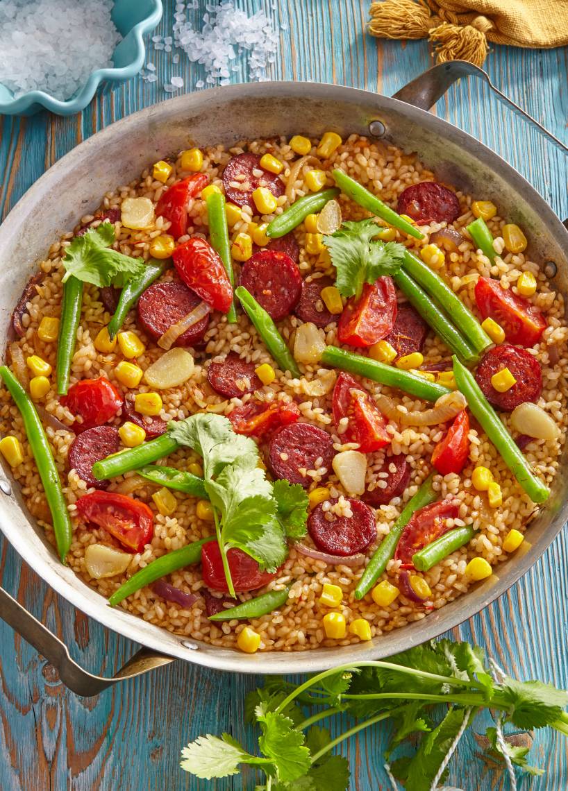 Paella mit Chorizo und Mais