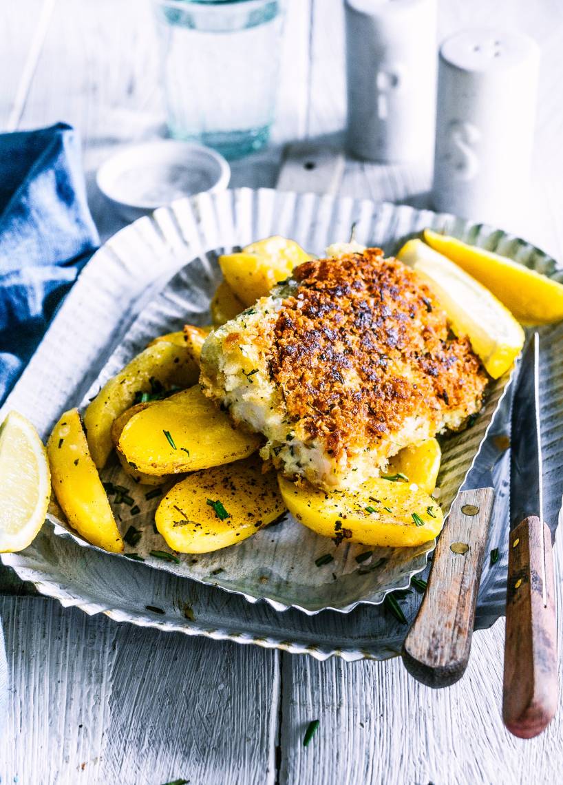 Kabeljau in Kräuter-Panade mit Rosmarin-Kartoffelecken