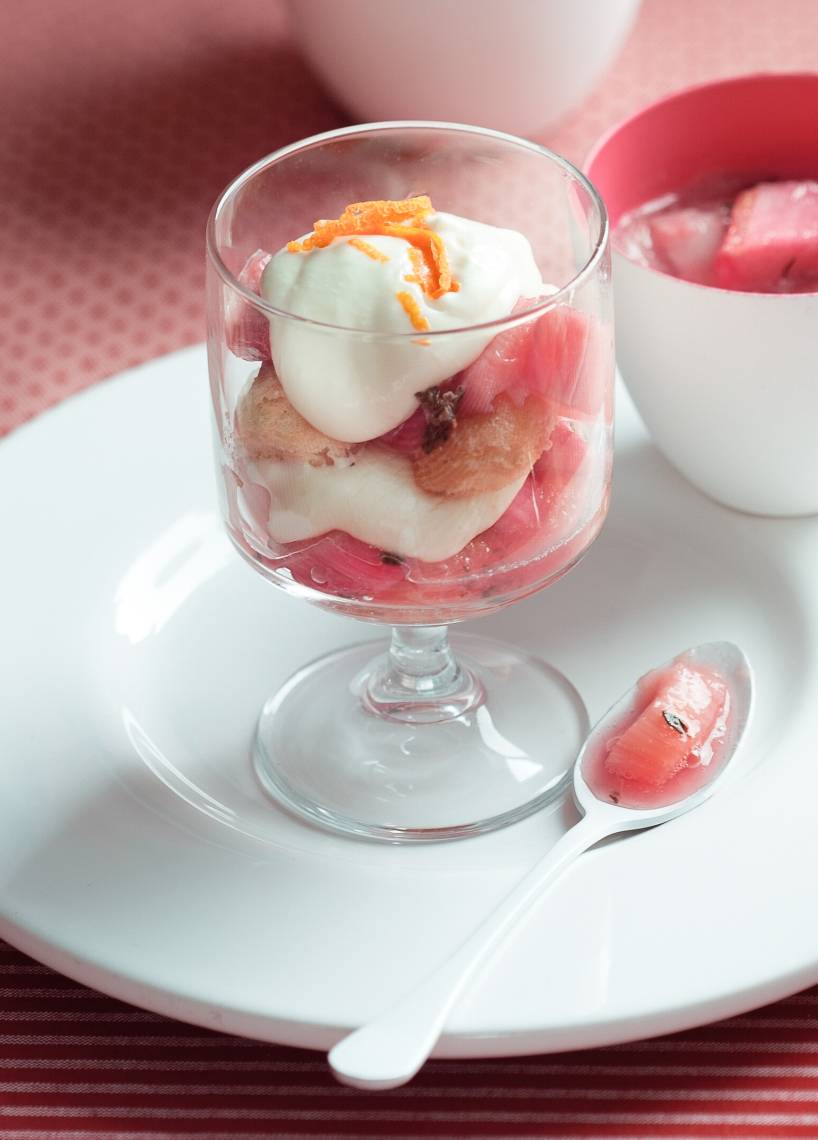 Rhabarber-Tiramisu im Glas