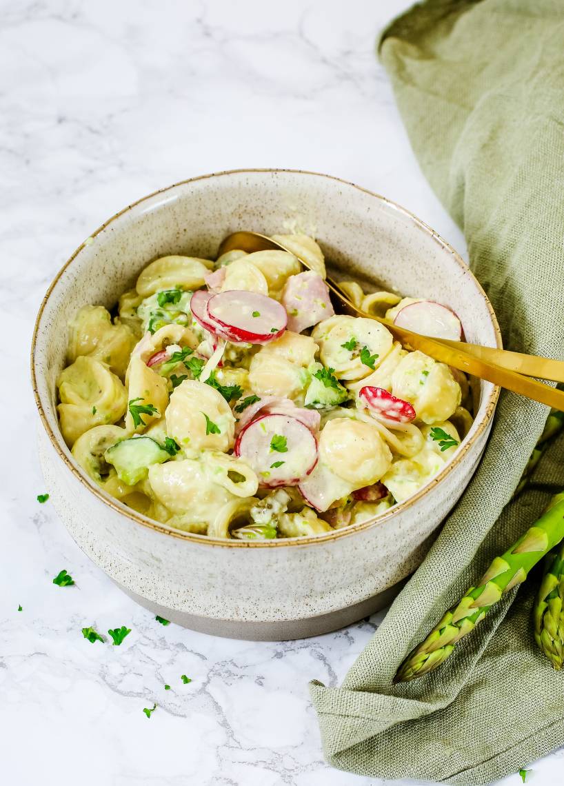 Nudelsalat mit selbst gemachter Mayo und Spargel