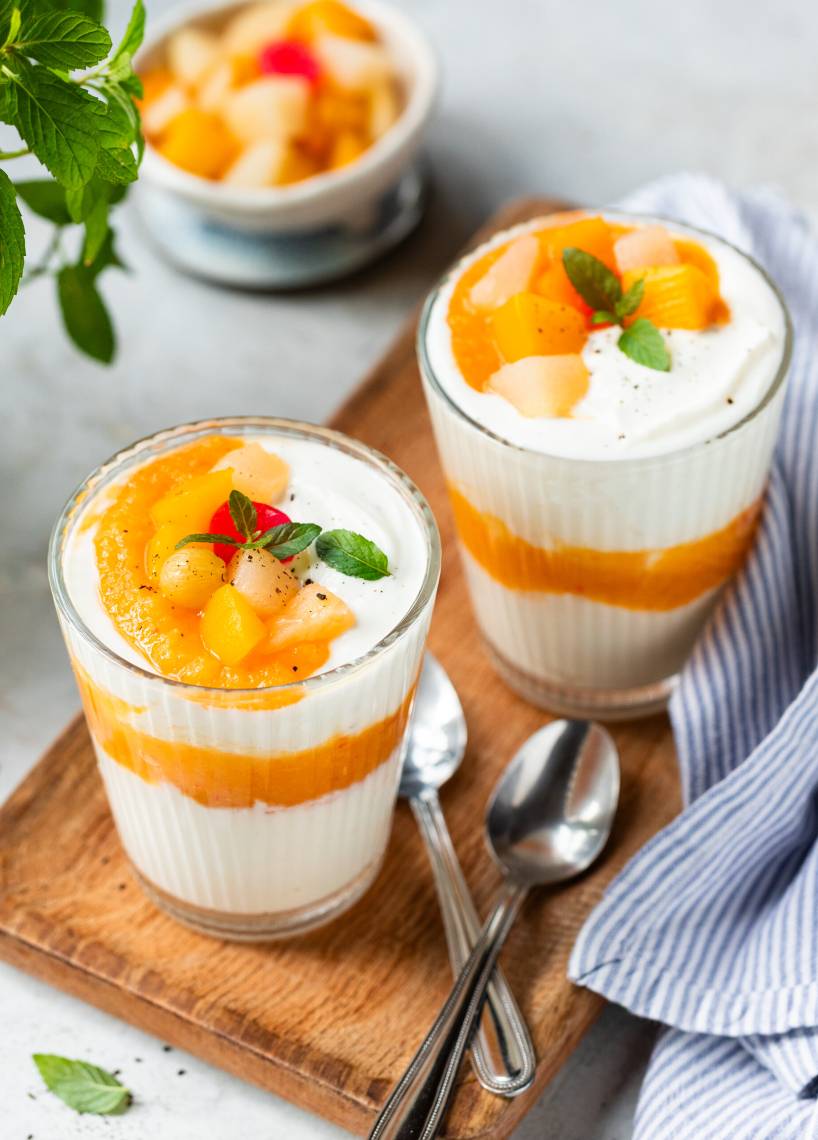 Quark mit Cocktailfrüchten