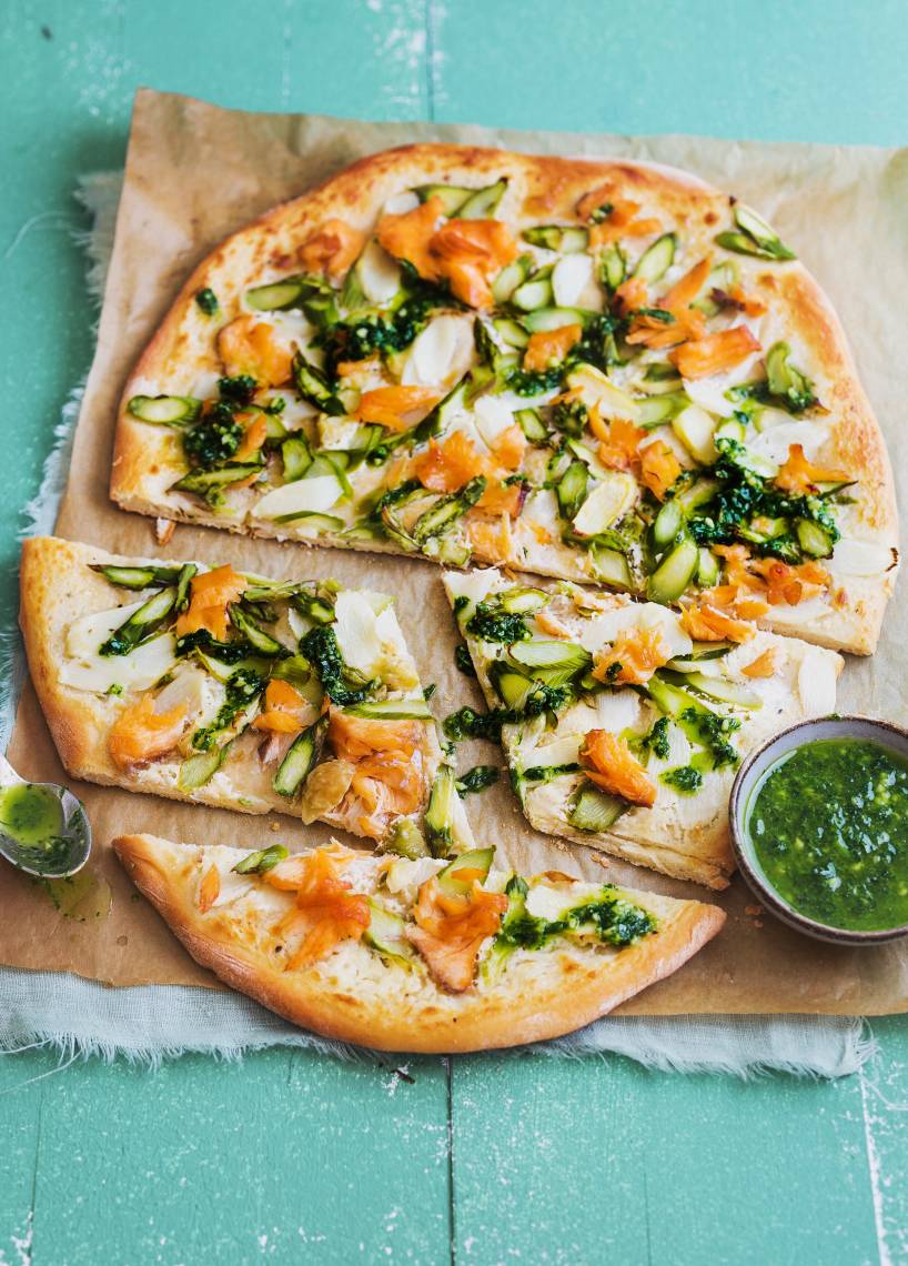 Spargelpizza mit Lachs