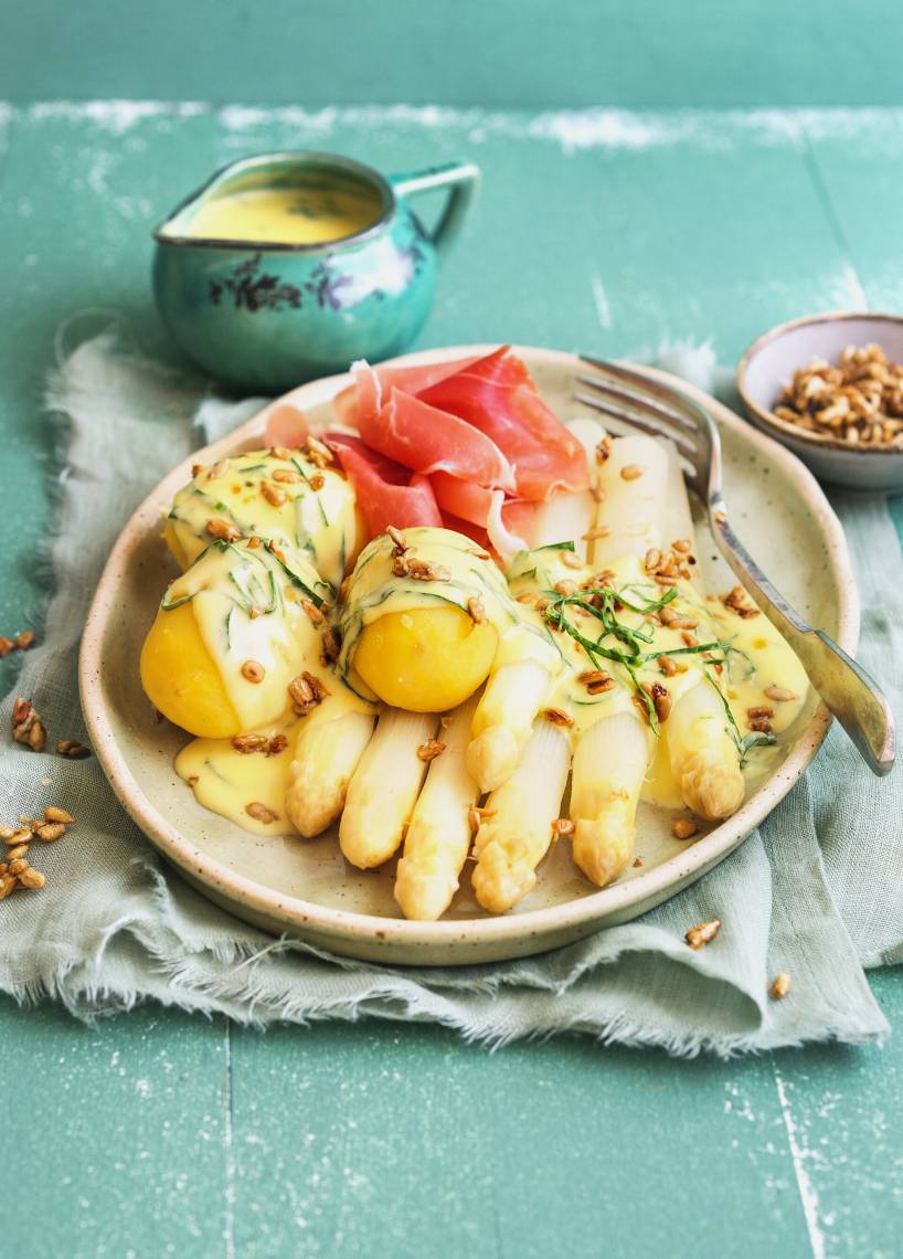 Spargel mit Pellkartoffeln und Bärlauch-Senf-Hollandaise