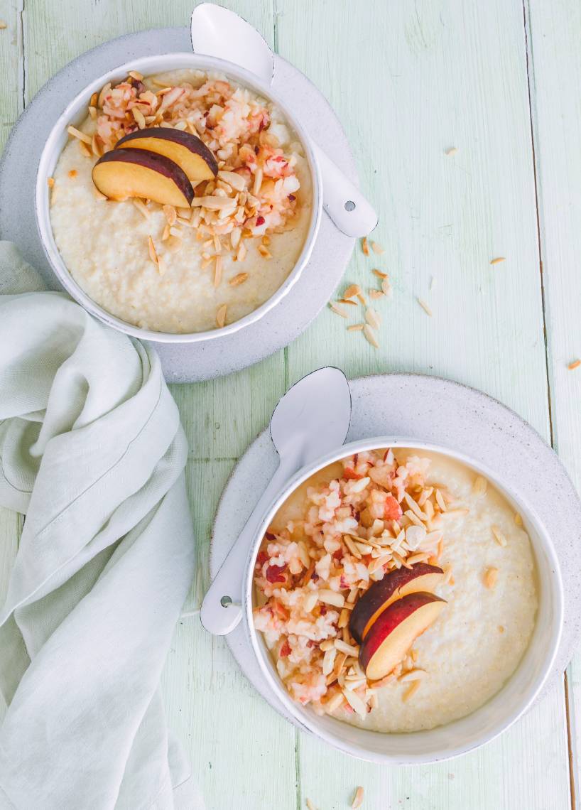 Hirsebrei mit Fruchtsalat