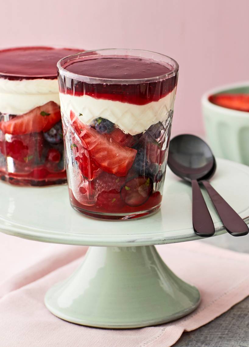 Marinierte Beeren mit Schmand-Sahne