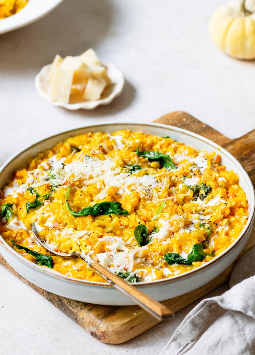 Ratzfatz Orzo mit Kürbis-Käse-Soße