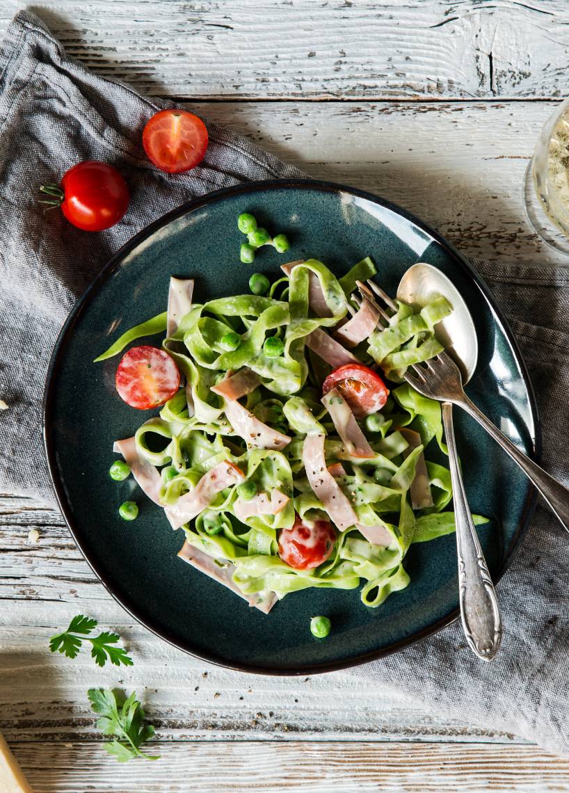 Tagliatelle in Käsesoße mit Schinken und Erbsen | ZauberMix