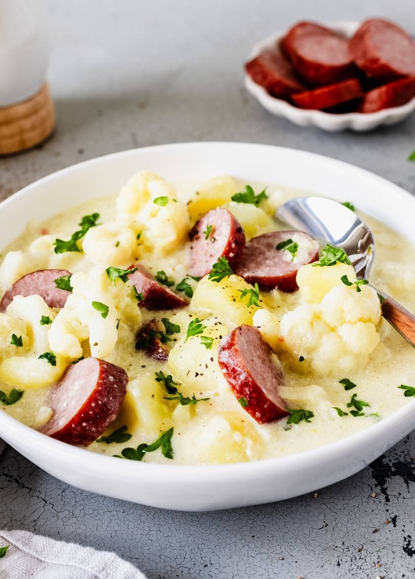 Einfacher Blumenkohl-Kartoffel-Eintopf mit Cabanossi