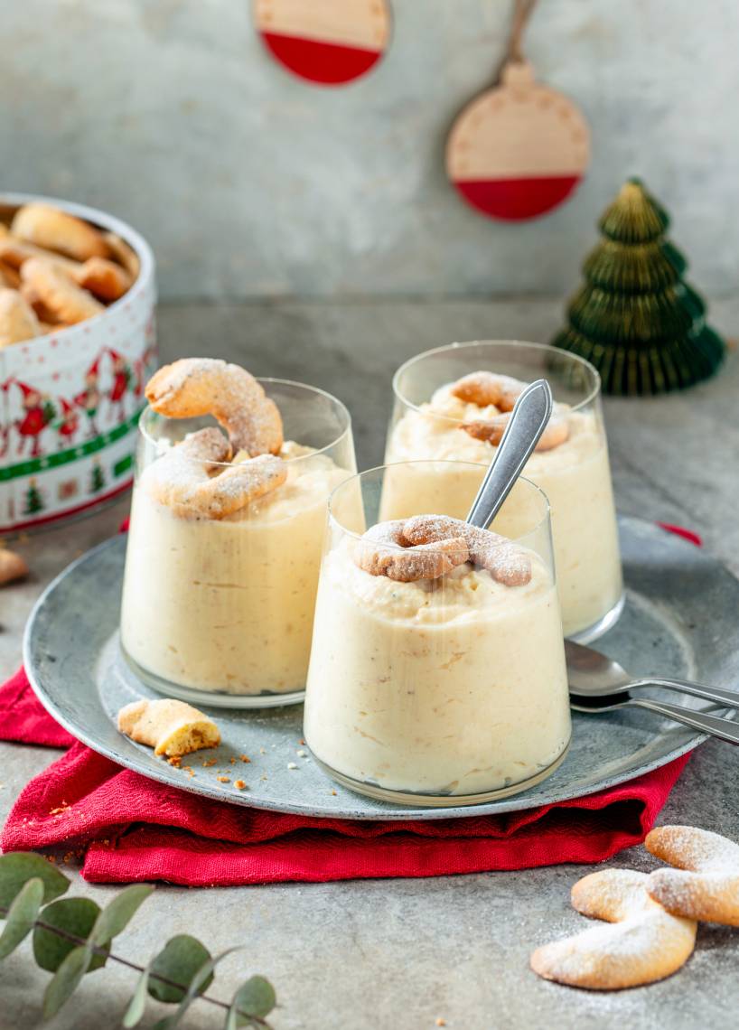 Weißes Vanillekipferl-Creme Dessert