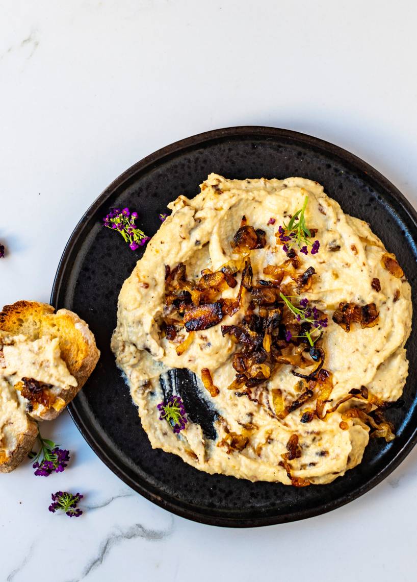 Zwiebel-Cheddar-Dip
