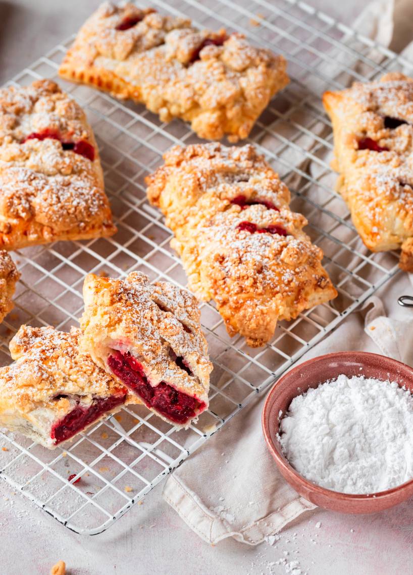 Kleine Kirsch-Streusel-Küchlein „auf die Hand“