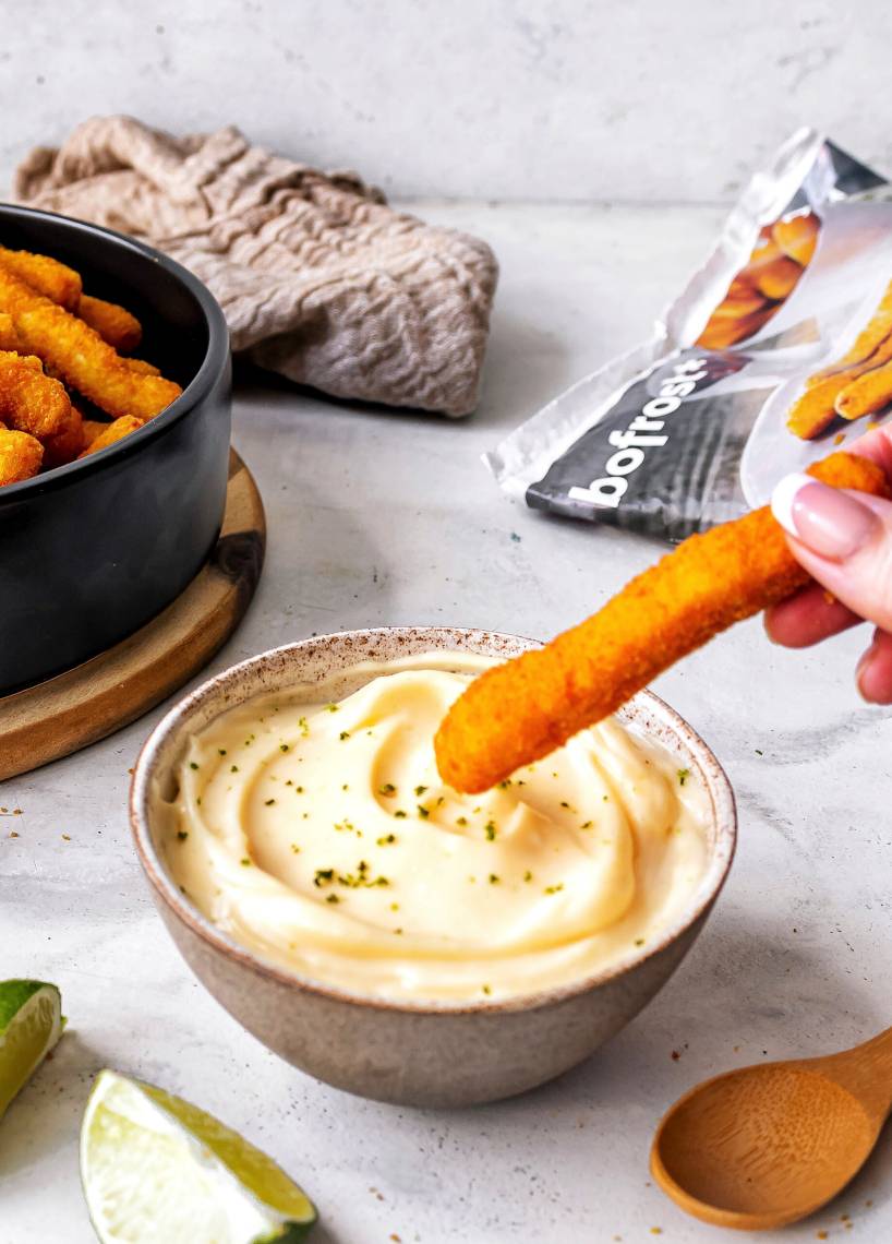 Knusprige Hähnchen-Frites mit schneller Limetten-Mayonnaise