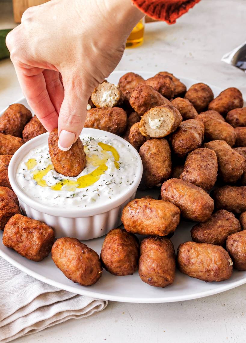 Mini-Bifteki mit Tzatziki