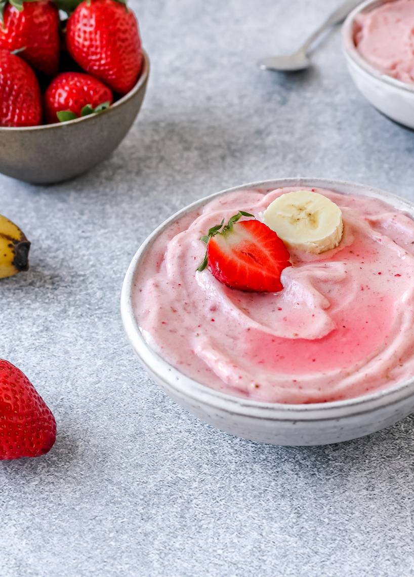 Erdbeer-Rhabarber Nicecream