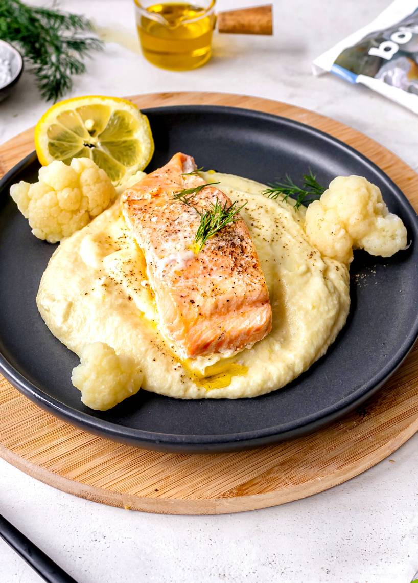 Low Carb Blumenkohlpüree mit Lachsfilet