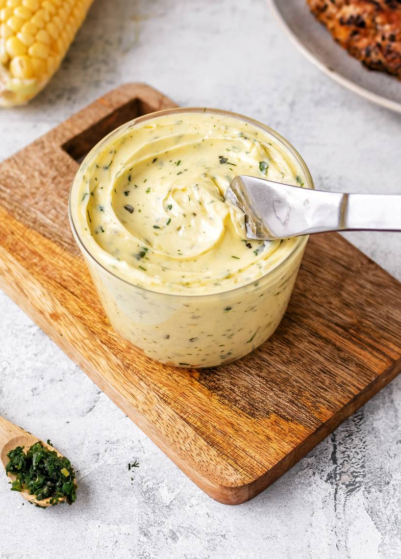 Grillbutter mit Kräutern