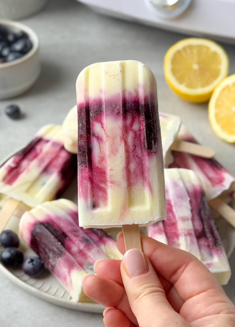 Blaubeer-Joghurt-Eis am Stiel