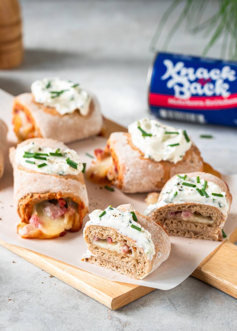 Handbrot à la Flammkuchen mit Knack & Back