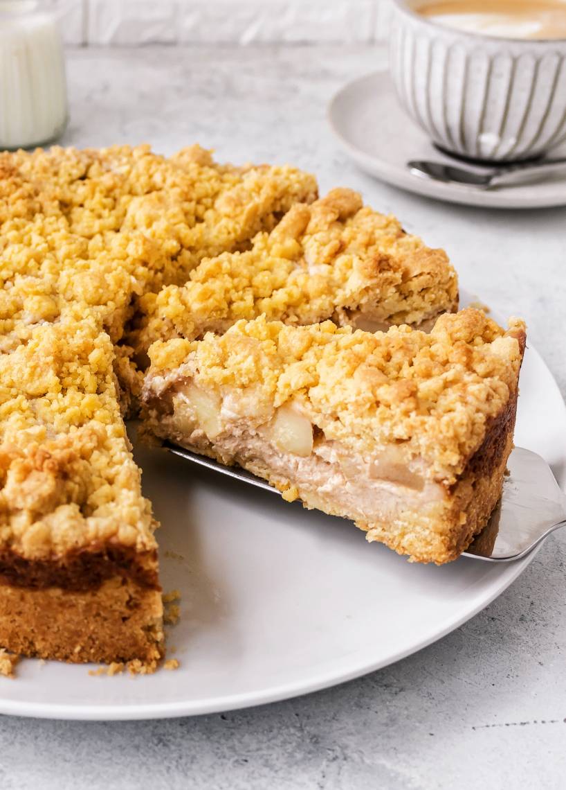 Apfelkuchen mit Streusel und Schmand