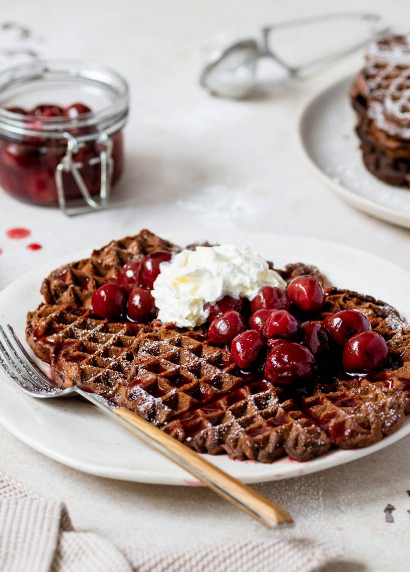Lebkuchenwaffeln mit Punsch-Kirschen