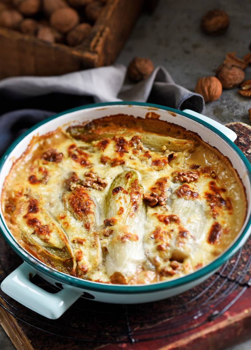 Chicorée-Käse-Gratin mit Walnüssen