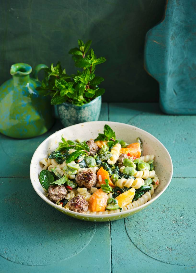 Nudelpfanne mit Hackbällchen