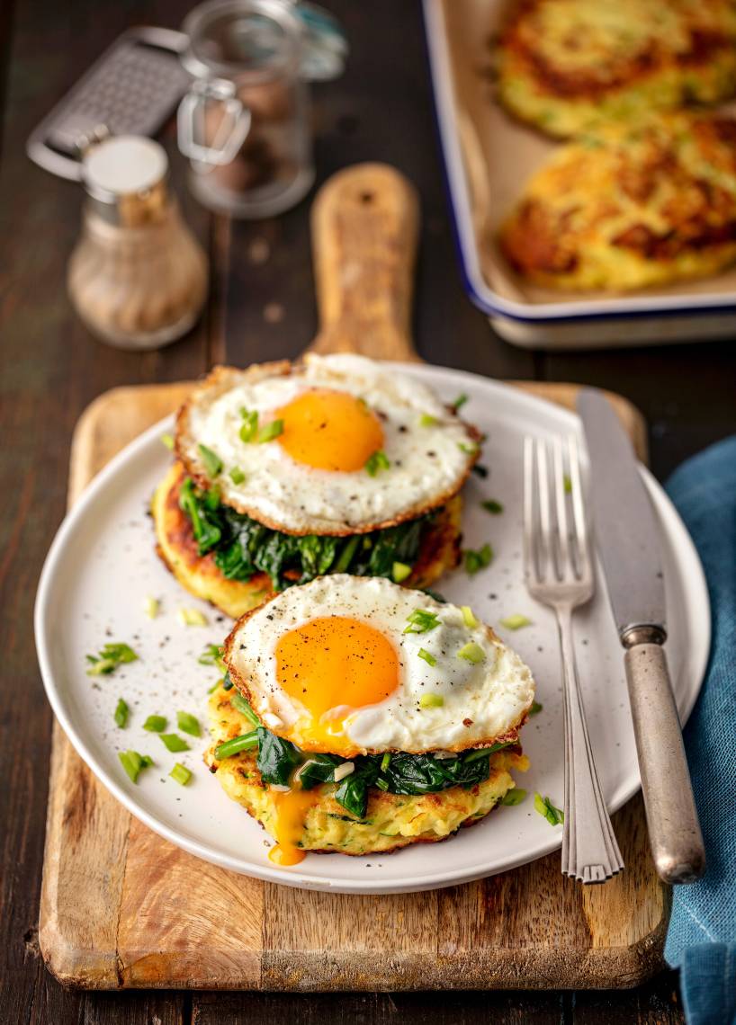 Ofen-Puffer mit Spinat und Spiegelei