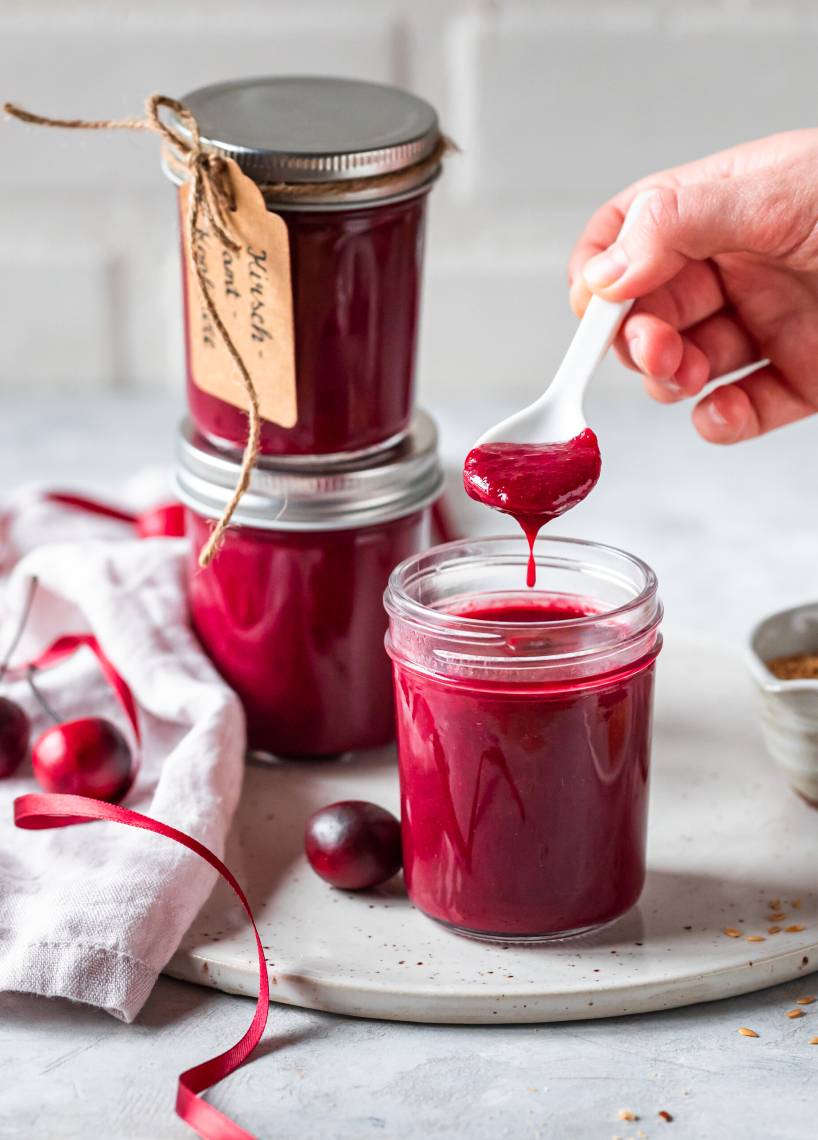 Seidige Kirsch-Samt-Konfitüre