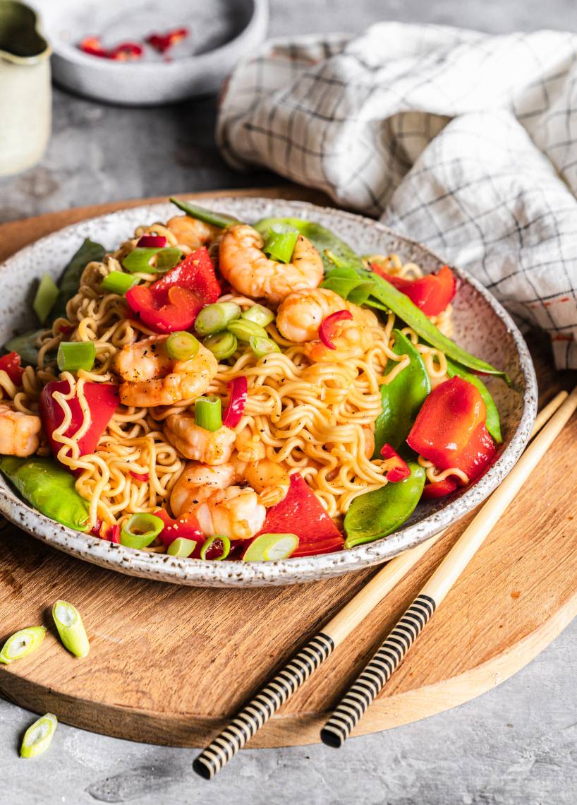 Scharfe Mie mit Garnelen