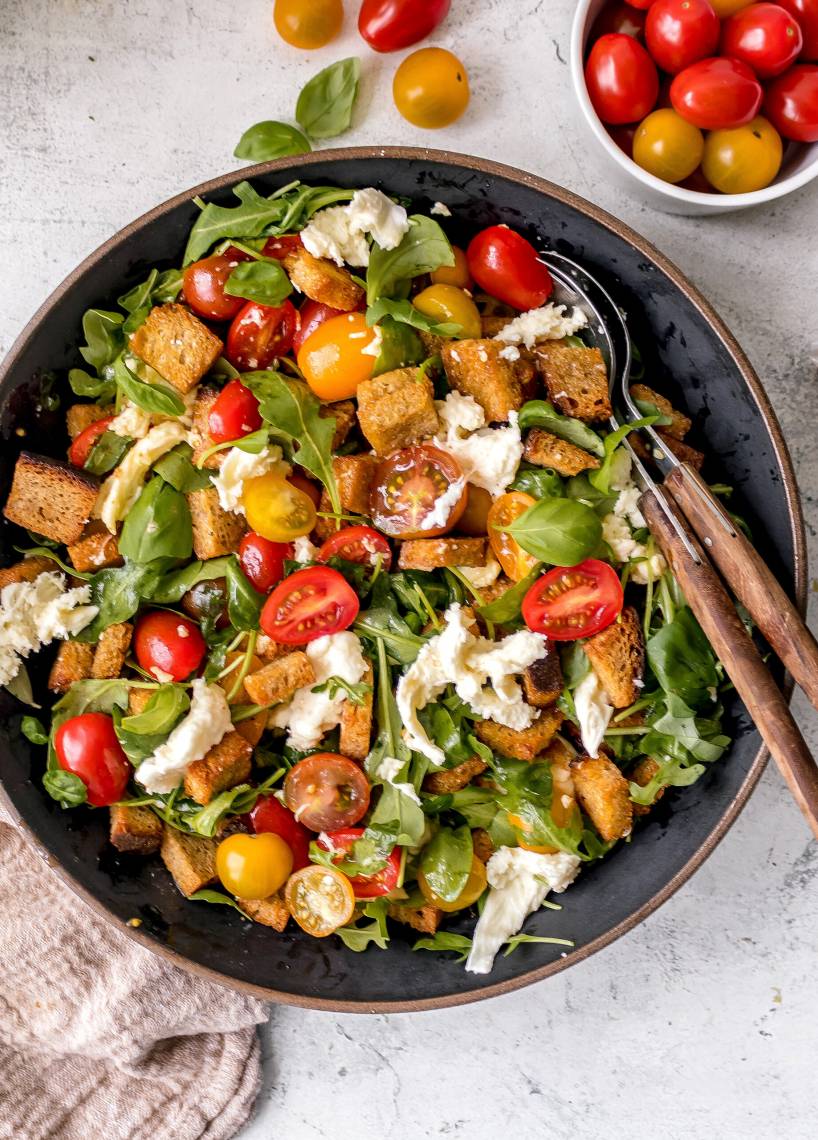 Brotsalat mit Tomate & Mozzarella