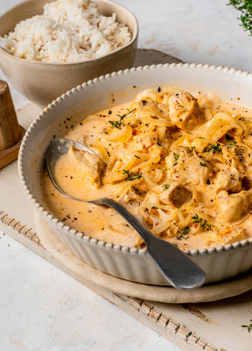 Hähnchen mit Zwiebel-Käsesoße für 6