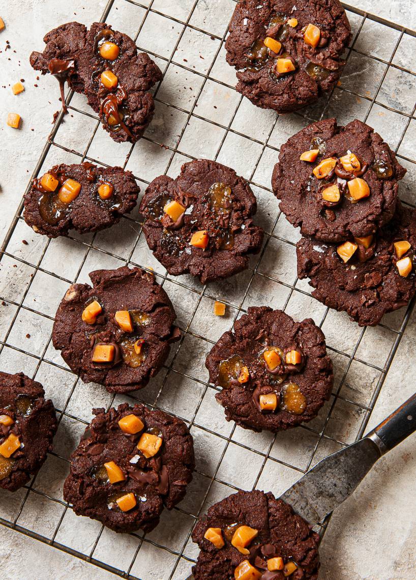 Chocolate-Cookies mit Salzkaramell