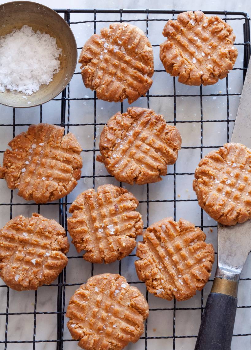 Erdnussbutter-Cookies mit Meersalz