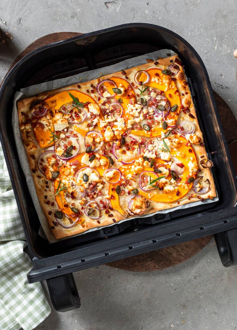 Flammkuchen mit Kürbis und Feta