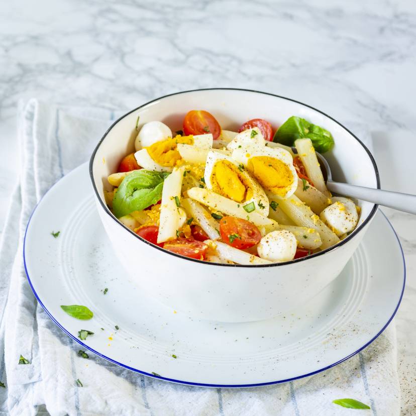 Spargelsalat mit Ei