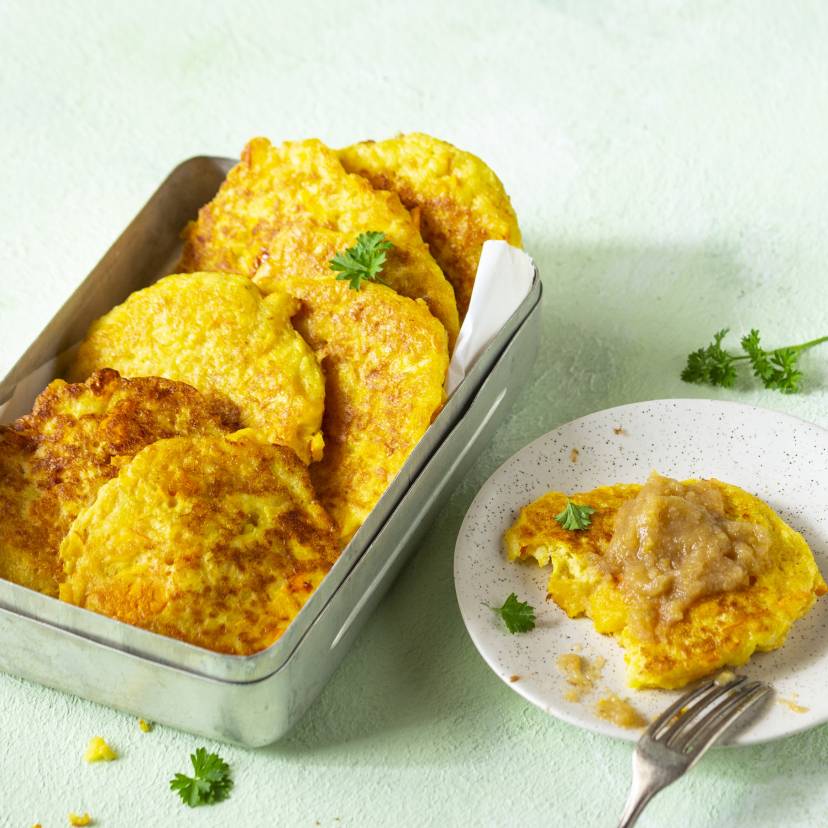 Kartoffel-Kürbis-Puffer mit gesundem Apfelmus
