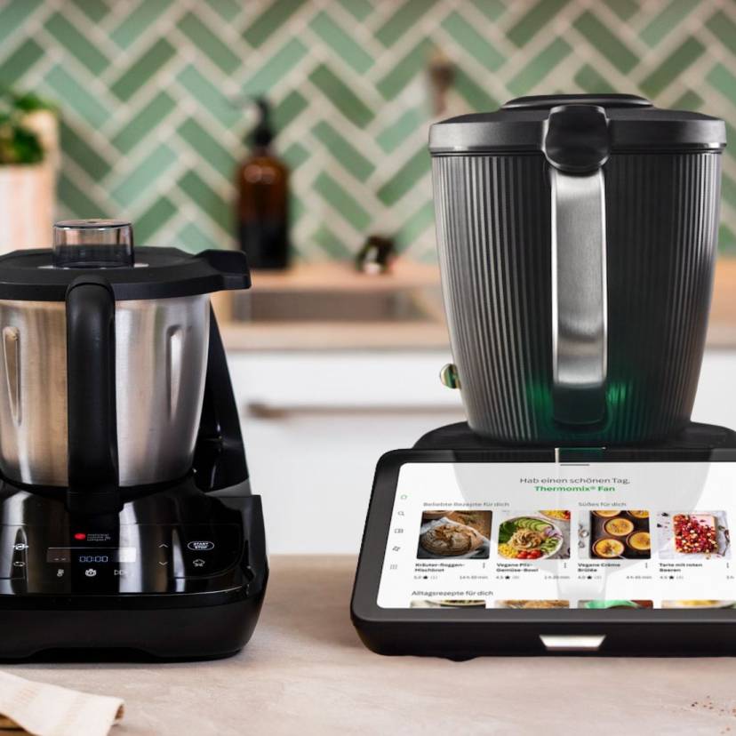 Der Monsieur Cuisine compact neben dem Thermomix® TM7