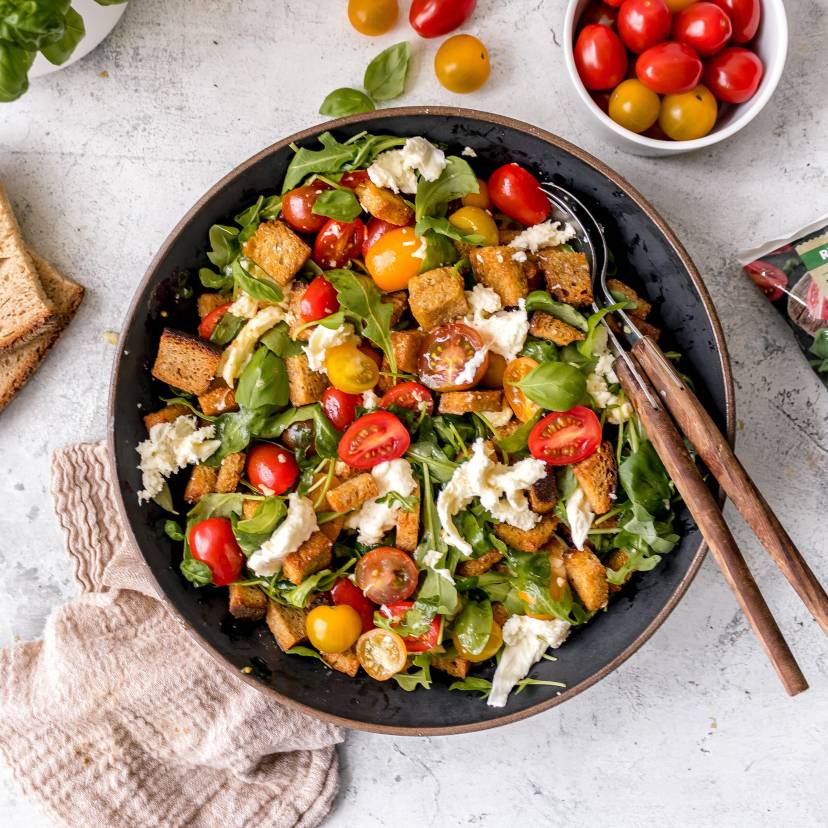 Brotsalat mit Tomate & Mozzarella
